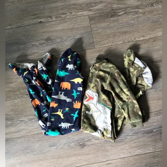 Two Carters Dinosaur 🦖 Fleece Sleepers 3T - Picture 3 of 3